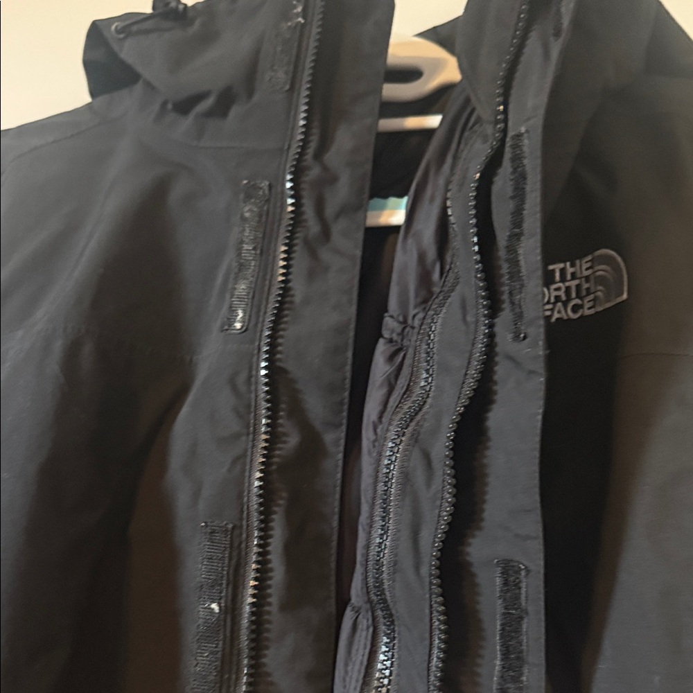 The North Face Men's Hyvec Black Performance Jacket - Picture 3 of 5